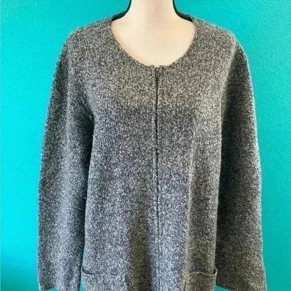 Eileen fisher grey long zip up coat in size xl - Picture 4 of 10